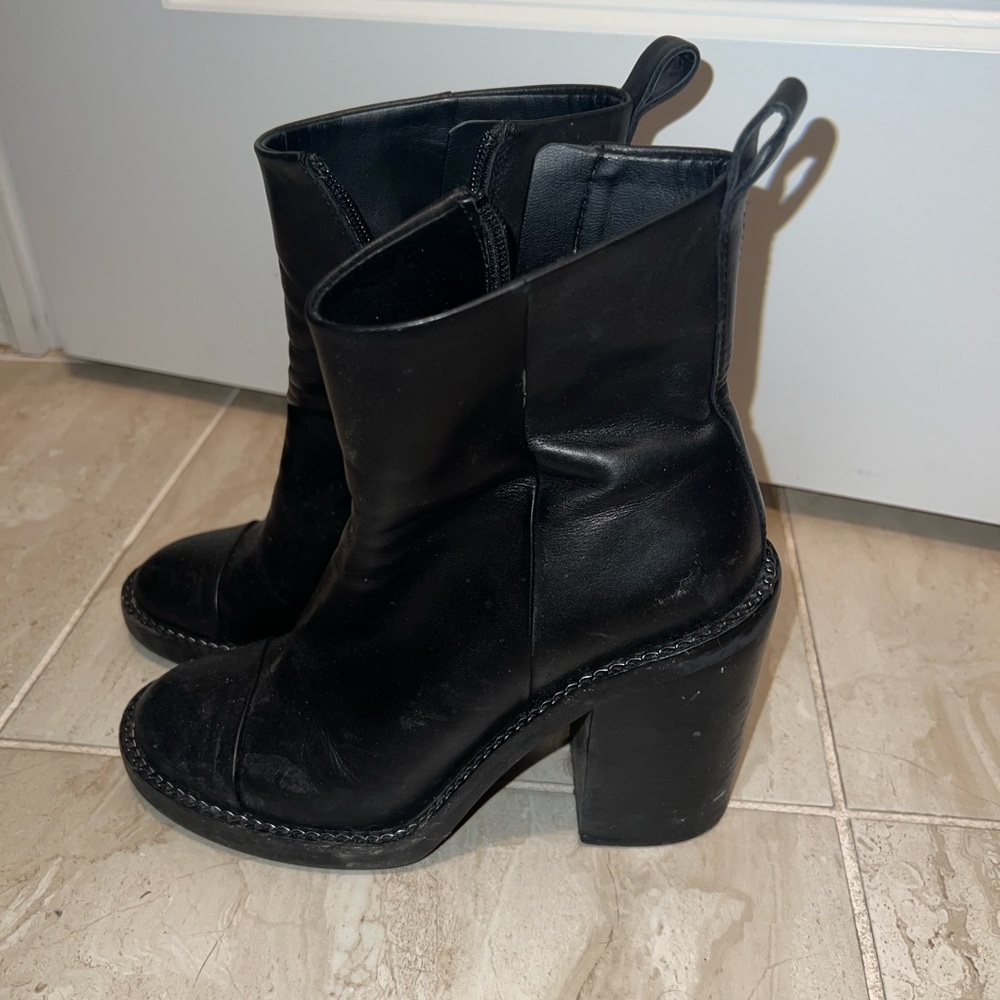Kendall & Kylie booties